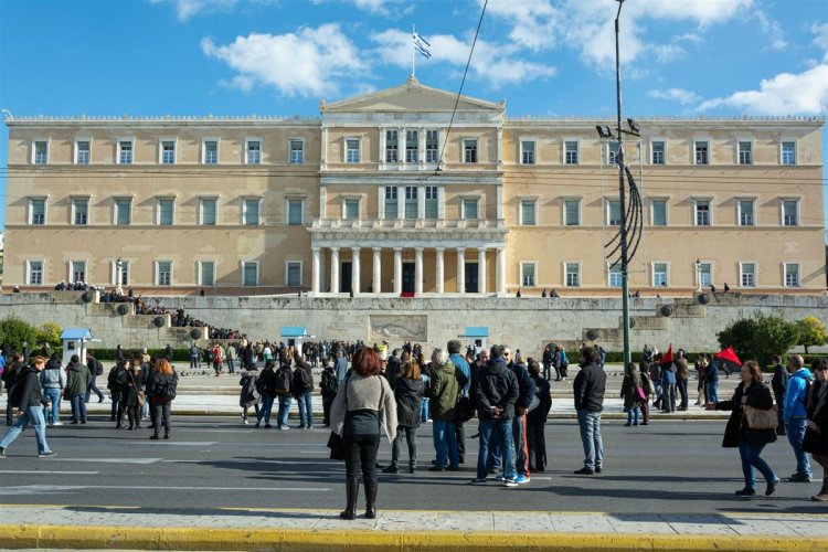 Public open-air gatherings: Επιτρέπονται από σήμερα και έως την 1η Φεβρουαρίου οι συναθροίσεις μέχρι 100 ατόμων