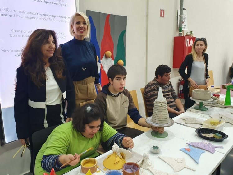 Katerina Monogiou: Απάντηση της Υφ. Εργασίας Δόμνας Μιχαηλίδου στην αναφορά της Κατερίνας Μονογυιού  για την φροντίδα και την επαγγελματική κατάρτιση των ΑΜΕΑ