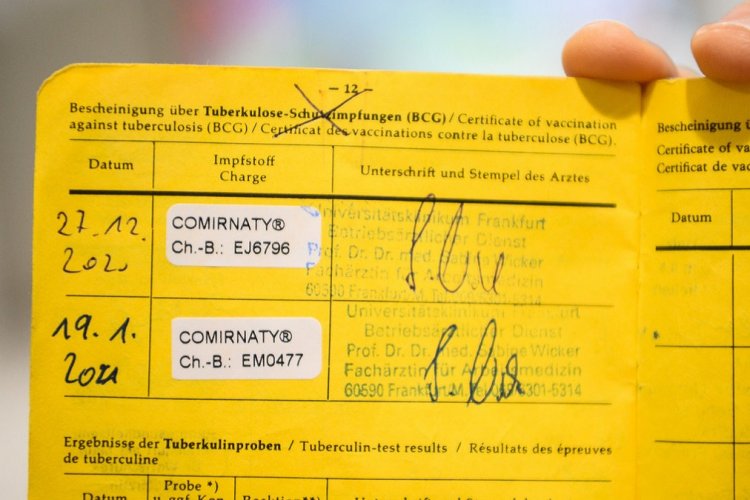 Covid-19 Vaccination Certificate - Handeslblatt: Η Ευρώπη χρειάζεται πιστοποιητικό εμβολιασμού!! Τώρα!!