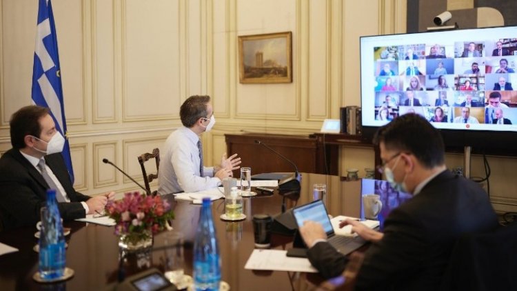 Omikron variant: Ο Μητσοτάκης θα ανακοινώσει νέα μέτρα στο υπουργικό συμβούλιο