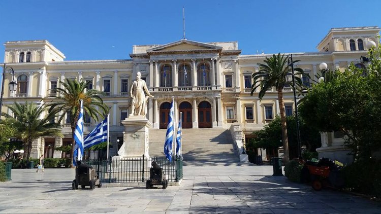 Mikis Theodorakis: Ψήφισμα Δημοτικού Συμβουλίου Σύρου – Ερμούπολης για τον θάνατο του Μίκη Θεοδωράκη,  Επίτιμου Δημότη Δήμου Σύρου-Ερμούπολης