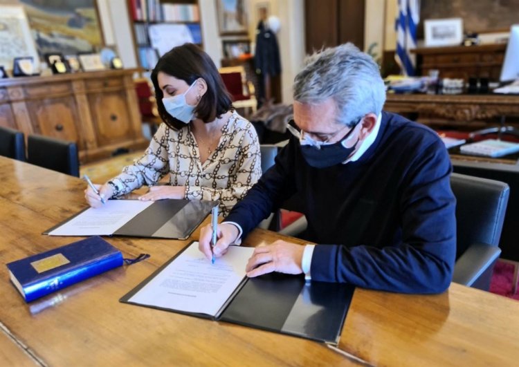 Aegean Islands: Ορκίστηκε νέα Περιφερειακή Σύμβουλος Ν. Αιγαίου η Ευρυδίκη Νάκη