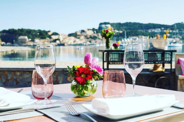 Reopening of Restaurants: Focus στην εστίαση, για άνοιγμα μετά το Πάσχα, σε εξωτερικούς χώρους και υποχρεωτικά self test!! Όλα τα δεδομένα!!