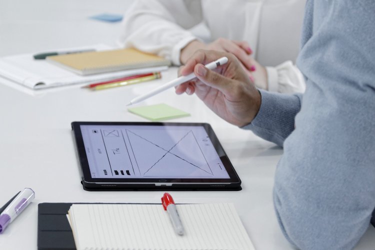 Tax Evasion & Artificial Intelligence: Τάμπλετ και Κινητές συσκευές, στην υπηρεσία των Φορολογικών Ελέγχων της ΑΑΔΕ