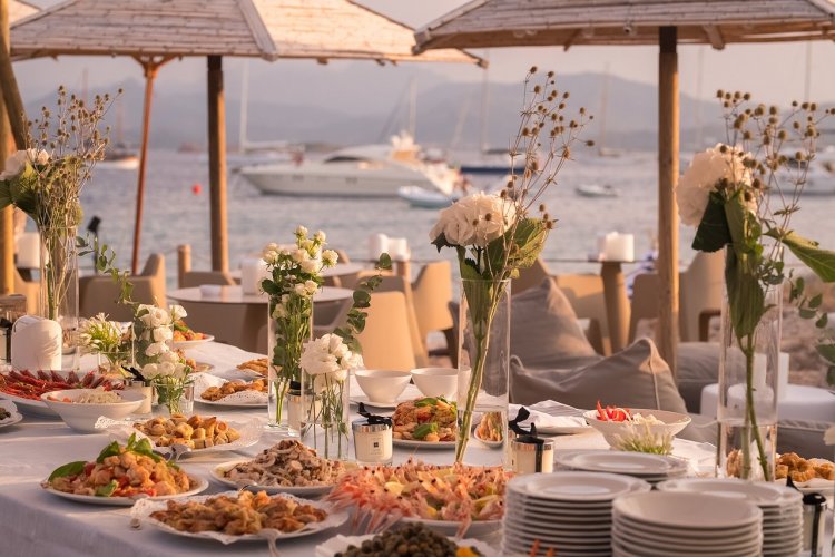 Health Protocols for Tourism: Επιτρέπεται φέτος σε Ξενοδοχεία και Εστιατόρια, το σερβίρισμα στον μπουφέ από τον πελάτη [Έγγραφο]