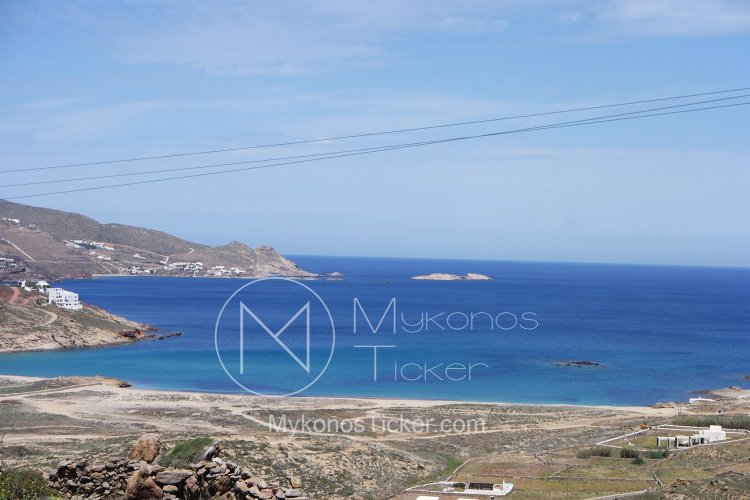 Parliament Question: Ερώτηση στη Βουλή για την τοποθέτηση ομπρελοκαθισμάτων στη Φτελιά Μυκόνου, παραλία με αρχαιολογικά ευρήματα!!