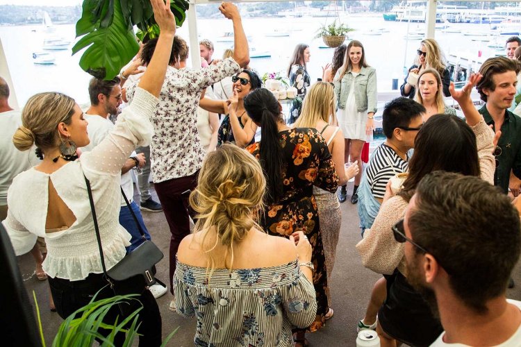 Fines for breaching Covid-19 rules: Στο Νότιο Αιγαίο, σύλληψη ατόμου για party σε συγκρότημα κατοικιών, 15νθήμερη αναστολή σε bar, πρόστιμα!!