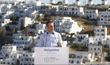 PM Mitsotakis - Astypalea: Αυτό που κάνουμε στην Αστυπάλαια είναι ένα παράθυρο σε ένα καθαρότερο και πιο πράσινο μέλλον