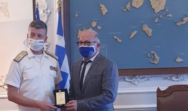 Aegean Islands: Επίσκεψη του Αρχηγού του Λιμενικού Σώματος στον Αντιπεριφερειάρχη Κυκλάδων Γιώργο Λεονταρίτη