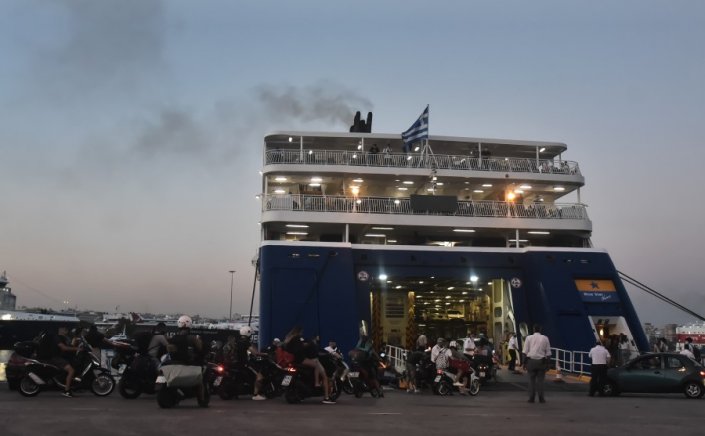 Ferry Routes: Τα έκτακτα δρομολόγια των πλοίων για Κυκλάδες - Μύκονο, σήμερα το βράδυ μετά την λήξη της απεργίας