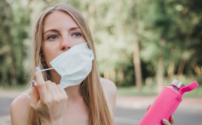 Easing Mask Mandates: Την Πέμπτη οι αποφάσεις για τις μάσκες στους εξωτερικούς χώρους!! Συνεδριάζει η Επιτροπή των Ειδικών