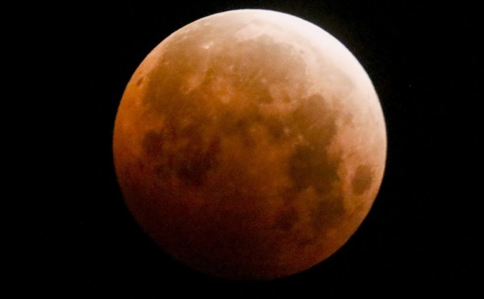 Last strawberry supermoon: Η τελευταία υπερπανσέληνος του 2021 το βράδυ της Πέμπτης 24 Ιουνίου