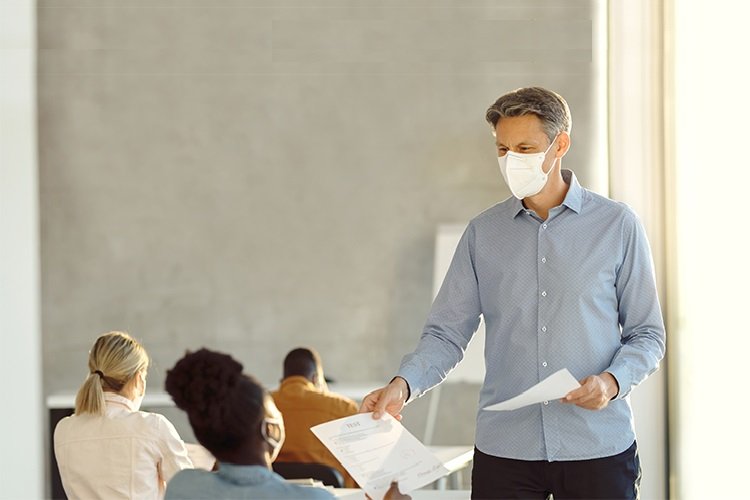 Panhellenic Exams: Με self test και μάσκες οι διαγωνιζόμενοι των Πανελληνίων!!