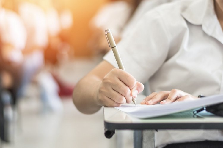 Panhellenic Exams 2021: Πότε μηδενίζεται το γραπτό του υποψήφιου