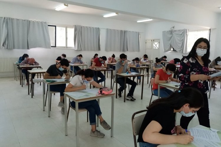 Panhellenic Exams 2021: Θέματα & Απαντήσεις σε Νεοελληνική Γλώσσα και Λογοτεχνία - Έκθεση