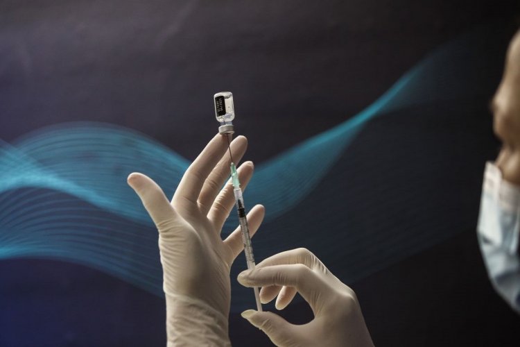 Covid-19 Vaccination - Γώγος για το AstraZeneca: «Εύλογη η σύγχυση»!! Τι συστήνει για δεύτερη και τρίτη δόση