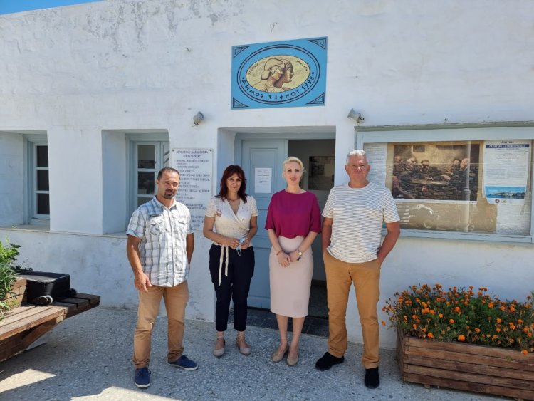Mayor of Sifnos:  Ευχαριστώ την Κατερίνα Μονογυιού που είναι πάντα δίπλα στους νησιώτες της Σίφνου - Περιοδεία της Βουλευτού στη Σίφνο