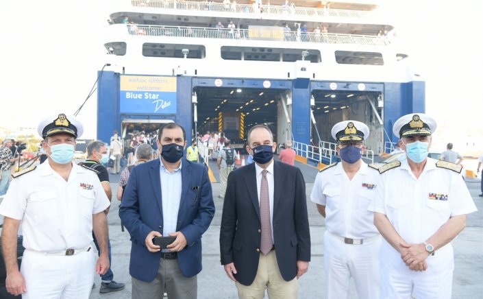 Plakiotakis: Το Λιμενικό ανέλαβε τους ελέγχους - Μόνο το 3ήμερο περίπου 2.500 δεν κατάφεραν να επιβιβαστούν