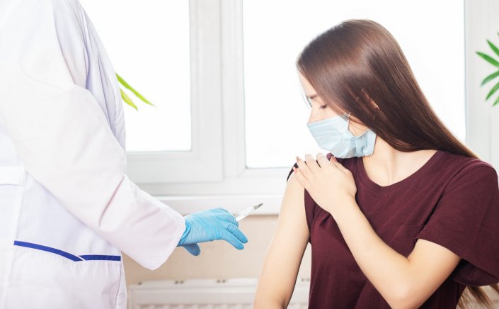 Vaccination of teenagers 15 - 17 years:  Από τους Παιδίατρους το κλείσιμο των ραντεβού για τον Εμβολιασμό 15 – 17 ετών