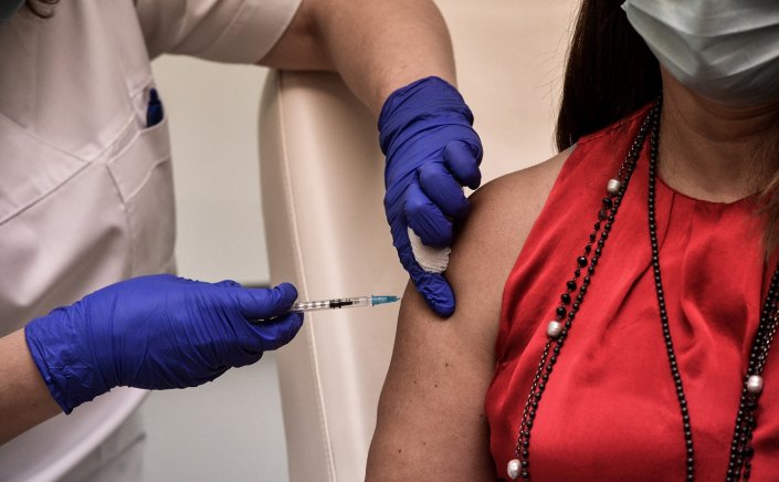 Gov: Υποχρεωτικός εμβολιασμός!! Αναστολή χωρίς όριο, αμισθί & Προσλήψεις τριμηνιτών για αντικατάσταση ανεμβολίαστων [Η Τροπολογία]