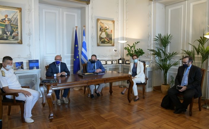 Syros: Συνάντηση Πλακιωτάκη - Λεονταρίτη στην Περιφέρεια Ν. Αιγαίου για θέματα υποδομών και νησιωτικής επιχειρηματικότητας