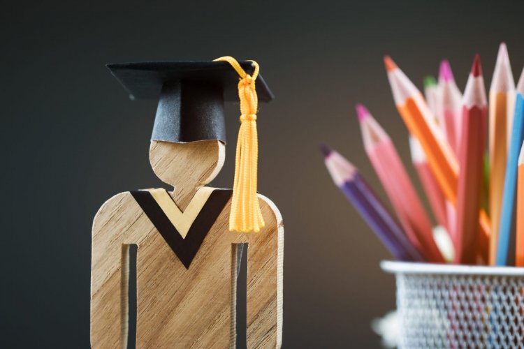 New Educational Policy: Τράπεζα Θεμάτων σε Α' και Β' Λυκείου, Νηπιαγωγείο από τα 4 έτη καθολικά!!  Όλες οι αλλαγές στα Σχολεία από τον Σεπτέμβριο!!