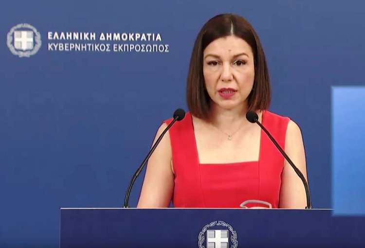 Government: Η υποχρεωτικότητα του εμβολιασμού δεν θα συνδέεται με απολύσεις