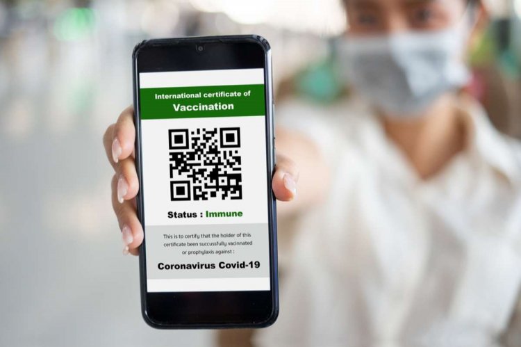 Employee Vaccination: Στη δουλειά με πιστοποιητικό εμβολιασμού: Πώς επηρεάζει προσλήψεις και απολύσεις