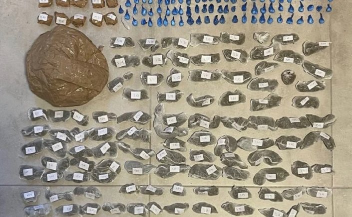 Mykonos arrest: Έκρυβε σε τοιχίο Κοκαΐνη και MDMA, συνελήφθη από Ειδικές Αποστολές Λιμεναρχείου Μυκόνου [Video]