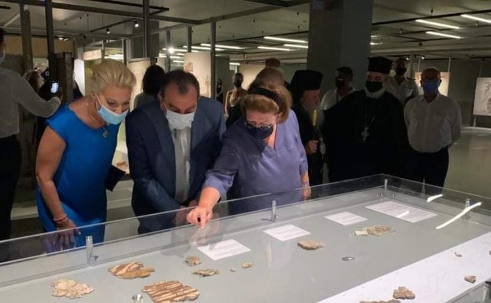 Santorini Culture:  Εγκαίνια της έκθεσης των θηραϊκών τοιχογραφιών στο Μουσείο Προϊστορικής Θήρας από την Υπουργό Πολιτισμού και Αθλητισμού