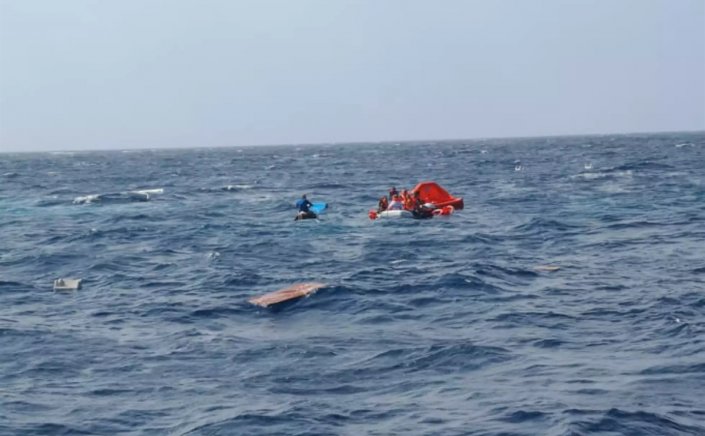 Milos: Σώοι οι 18 ναυαγοί της θαλαμηγού, μεταξύ τους τρεις ανήλικοι - Πώς έγινε η επιχείρηση διάσωσης