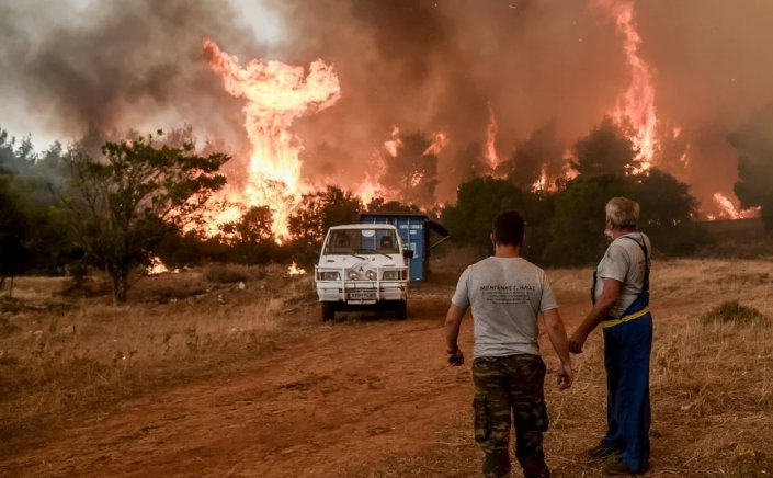 Wildfires: Φωτιά στα Βίλια - Οι φλόγες φτάνουν σε σπίτια στο Πανόραμα!! Φόβοι για ισχυρότερους ανέμους!!