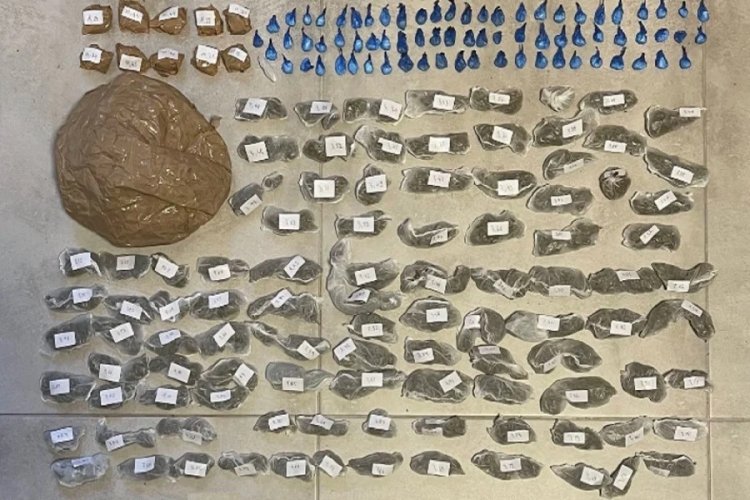 Mykonos arrest: Έκρυβε σε τοιχίο Κοκαΐνη και MDMA, συνελήφθη από Ειδικές Αποστολές Λιμεναρχείου Μυκόνου [Video]