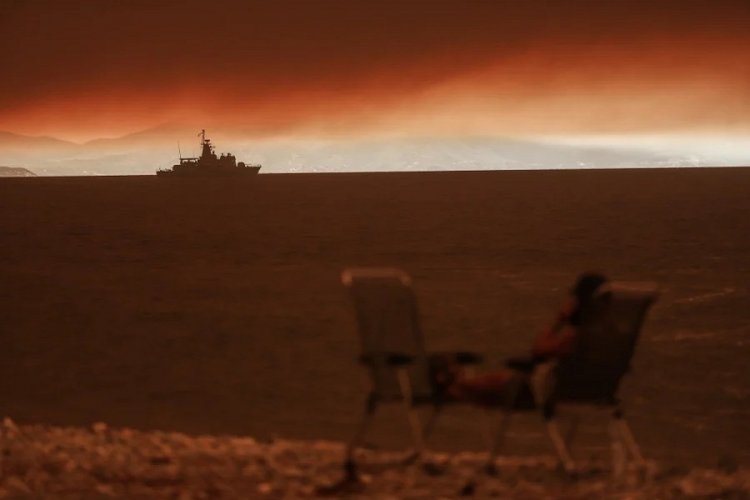 Fires in Evia: Εικόνες ανείπωτης θλίψης και καταστροφής από την Φωτιά στην Εύβοια