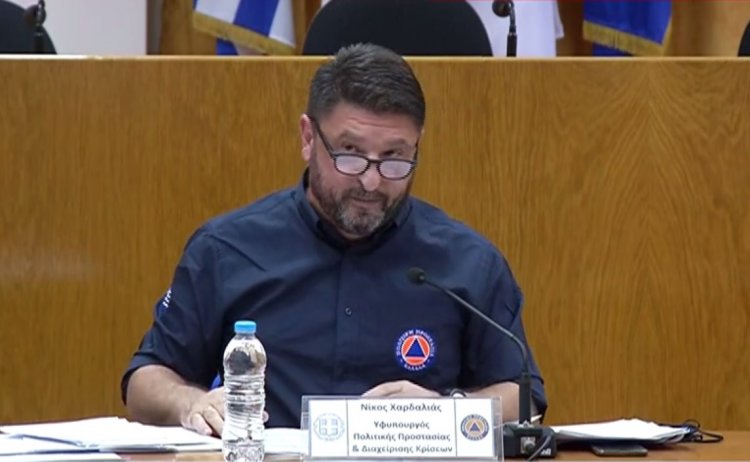 Briefing on the fires::  Δάκρυσε ο Χαρδαλιάς  -Η παραίτησή μου είναι στη διάθεση του πρωθυπουργού – Κάθε σπίτι που χάνεται είναι μαχαιριά