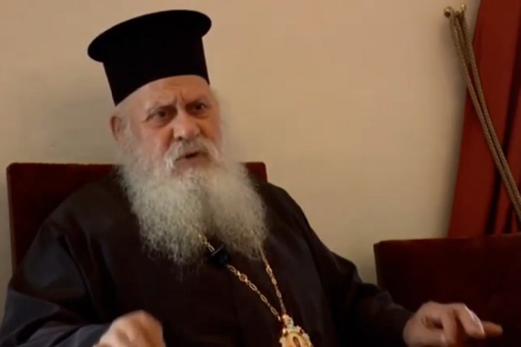 Aegean islands: Απίστευτο!! Ο Μητροπολίτης Θήρας κ. Επιφάνιος, έμαθε ότι παραιτήθηκε από τα ΜΜΕ!!