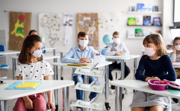 Education Policy: Πότε θα πρέπει να το ξανακάνουν οι μαθητές Self test - Πότε παραδίδουν τη σχολική κάρτα