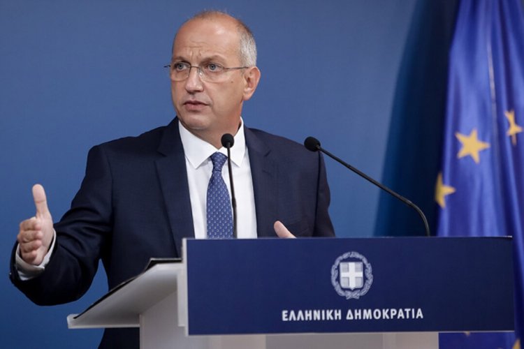 Gov't spokesman - Οικονόμου: Ο κ. Τσίπρας δεν μπορεί να διακρίνει ότι η συμφωνία με την Γαλλία είναι πρώτα και πάνω από όλα εθνική επιτυχία