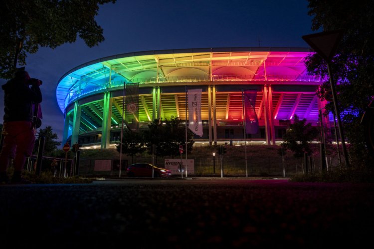 EU - LGBTQ+ rights: Το Ευρωπαϊκό Κοινοβούλιο ζητεί την αναγνώριση των ενώσεων ομοφυλοφίλων σε όλες τις χώρες-μέλη