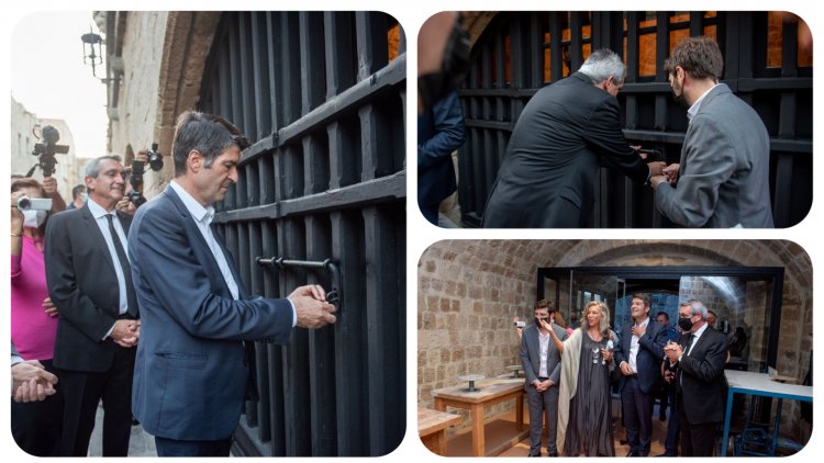 L’Auberge de France à Rhodes: Κατάλυμα της Γαλλίας - Μετά από πολλές δεκαετίες, ξεκλείδωσαν οι βαριές πόρτες της ιστορίας, στη οδό Ιπποτών