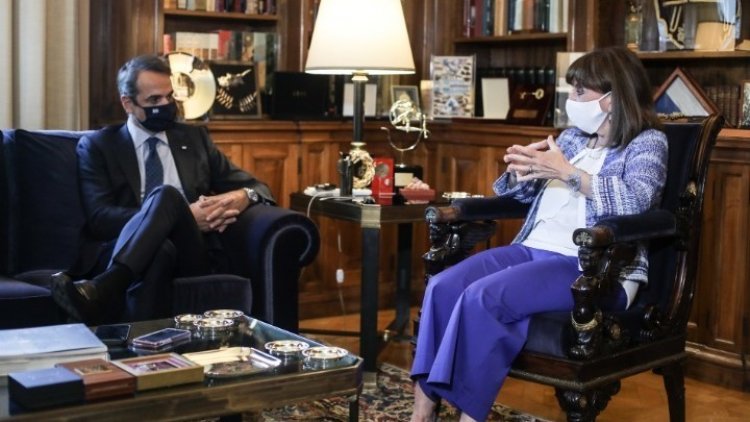 PM Mitsotakis: Η συμφωνία με τη Γαλλία στο επίκεντρο της συνάντησης της ΠτΔ με τον πρωθυπουργό