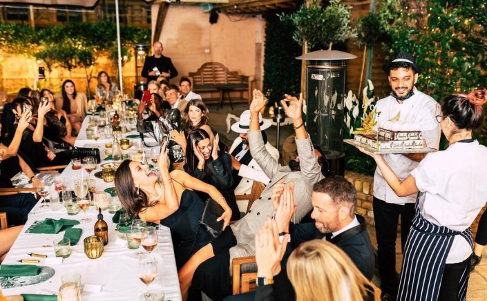 Easing Covid Rules: Νύχτα... ελευθερίας στη διασκέδαση!! Πώς ήταν η πρώτη βραδιά δίχως περιορισμούς για τους εμβολιασμένους!!