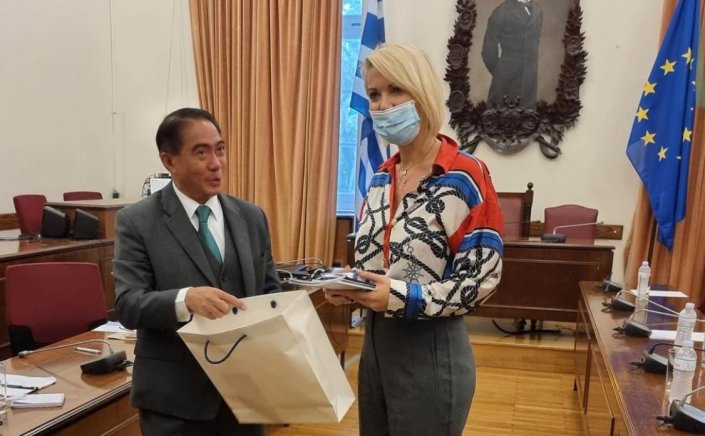 MP Katerina Monogiou: Η Κατερίνα Μονογυιού, ως Αντιπρόεδρος της Κοινοβουλευτικής Ομάδας Φιλίας, υποδέχτηκε τον Πρέσβη της Ταϋλάνδης στη Βουλή 