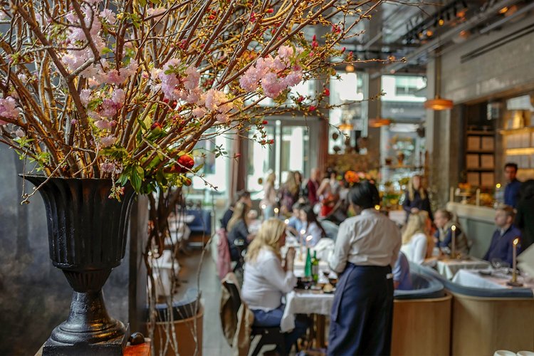 Covid-19 Curbs: Η εκτόξευση των κρουσμάτων ξανά κλείνει τη διασκέδαση; Τα 2 νέα μέτρα για τον χειμώνα που έπεσαν στο τραπέζι!!