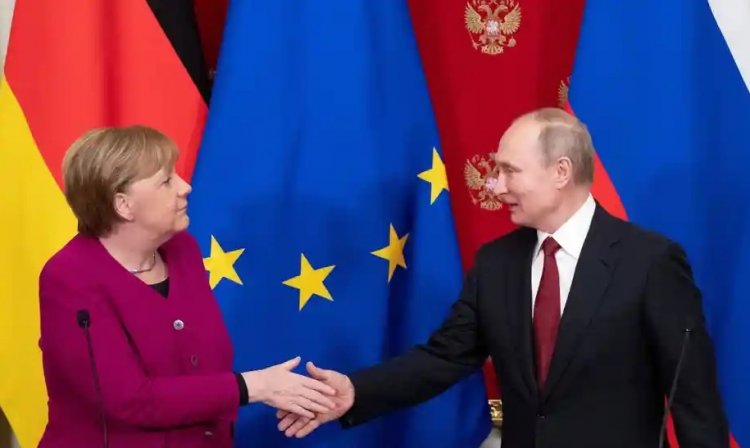 Kremlin: Το Κρεμλίνο ανακοίνωσε ότι ο Πούτιν μίλησε ξανά στη Μέρκελ για τη Λευκορωσία, διαμαρτυρήθηκε για το ΝΑΤΟ και την Ουκρανία