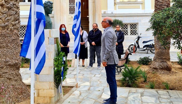 Polytechnic Uprising Anniversary: Μήνυμα του Αντιπεριφερειάρχη Κυκλάδων Γιώργου Λεονταρίτη  για την Επέτειο του Πολυτεχνείου