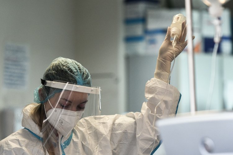 Coronavirus Pandemic - Εξαδάκτυλος: Να πληρώνουν μέρος των νοσηλίων τους οι ανεμβολίαστοι [Video]