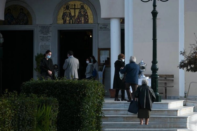 Holy Synod: Το σχέδιο της εκκλησίας για τα Χριστούγεννα!! Σεκιούριτι για έλεγχο πιστοποιητικών και Rapid test με έξοδα των ιερέων!!