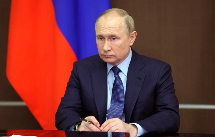 Intranasal Covid-19 vaccine: Το ρινικής μορφής εμβόλιο που δοκίμασε ο Πούτιν ήταν σε μορφή υγρού