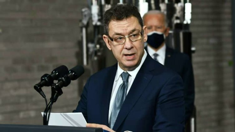 Pfizer CEO Albert Bourla: Η Pfizer προσδοκά να παράγει 80 εκατομμύρια δόσεις του χαπιού της κατά της Covid-19